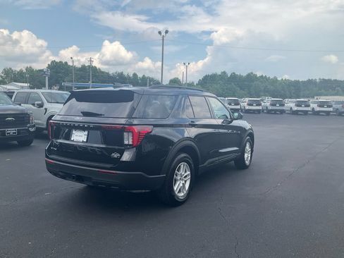 New 2026 Ford Explorer Active RWD image 5
