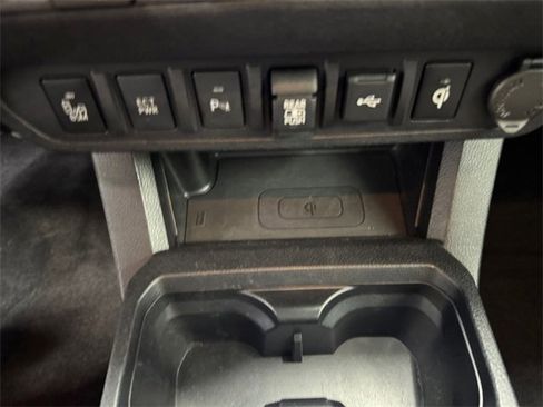 Used 2020 Toyota Tacoma 4x4 Double Cab image 16