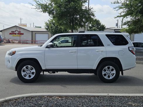 Certified 2024 Toyota 4Runner SR5 AWD/4WD image 2