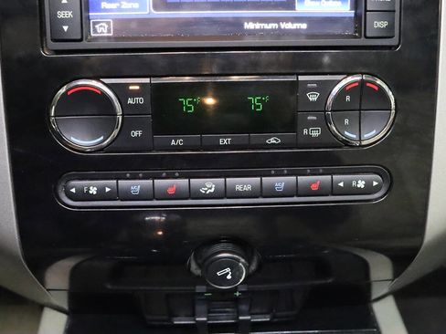 Used 2013 Ford Expedition Limited image 19