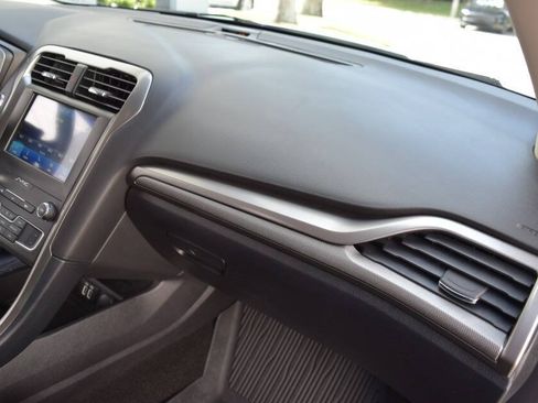 Used 2020 Ford Fusion SE FWD image 55