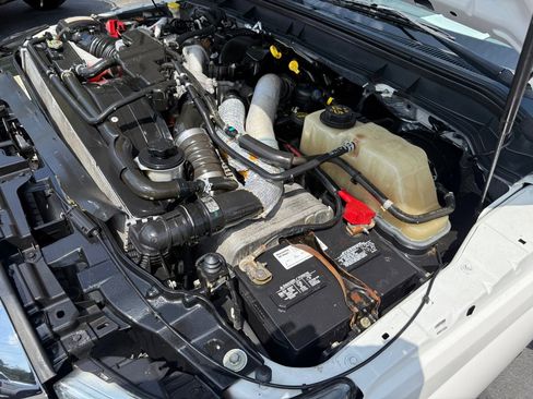 Used 2015 Ford F250 Lariat w/ Chrome Package image 29