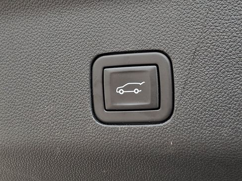 Used 2024 Chevrolet Tahoe LT AWD/4WD image 32