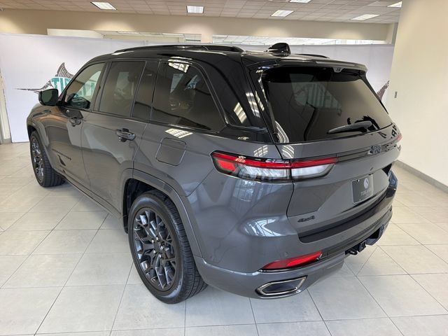 Used 2025 Jeep Grand Cherokee Summit AWD/4WD image 6