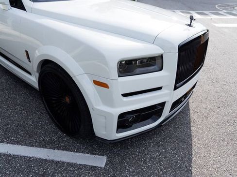 Used 2023 Rolls-Royce Cullinan w/ Cullinan Package image 9