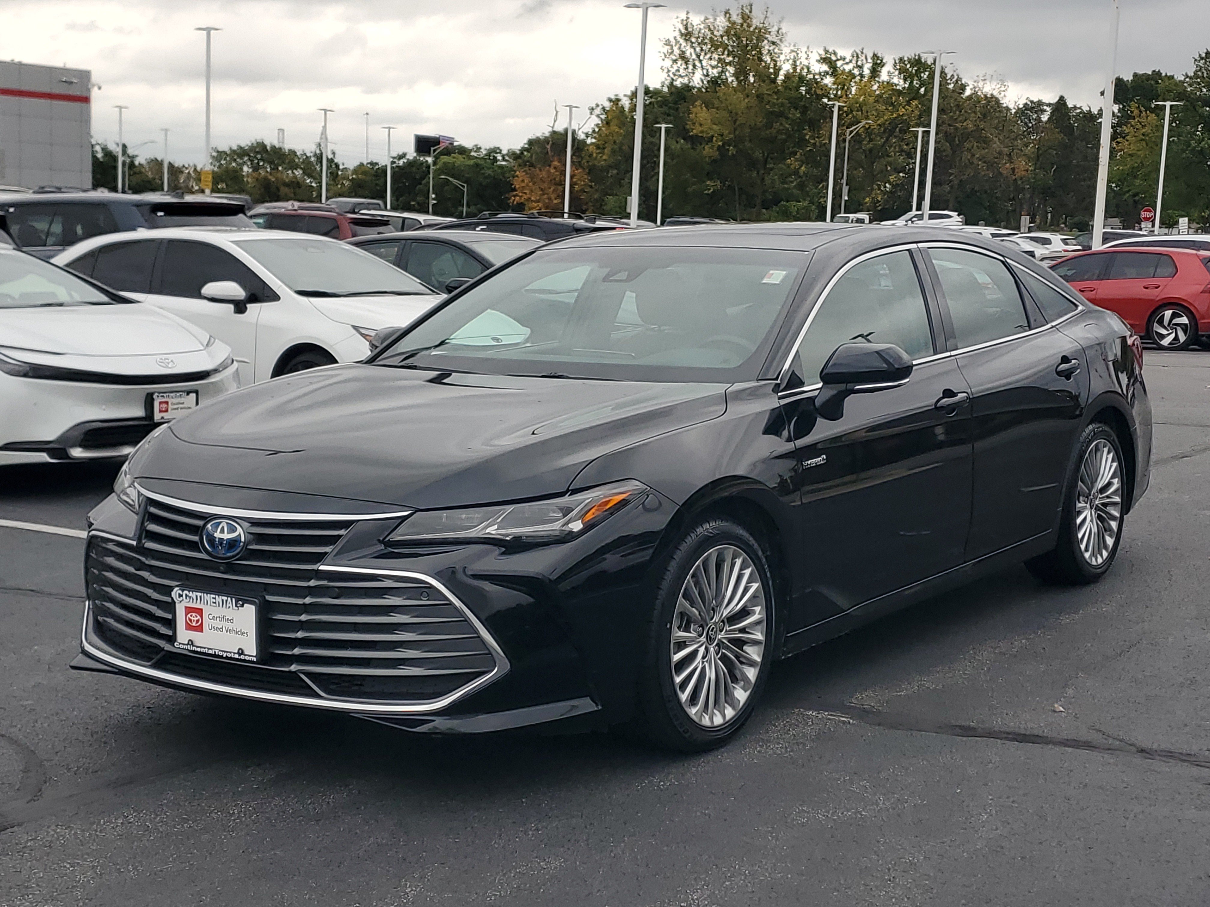 Certified 2020 Toyota Avalon Limited w/ Advanced Safety Package FWD image 3