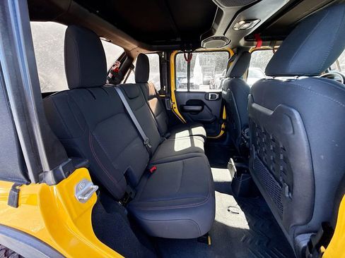 Used 2021 Jeep Wrangler Unlimited Rubicon AWD/4WD image 31