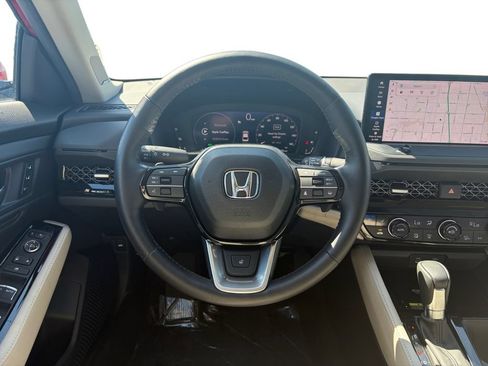 Used 2025 Honda Accord Touring image 13