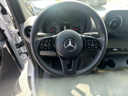 Used 2024 Mercedes-Benz Sprinter 2500 image 22