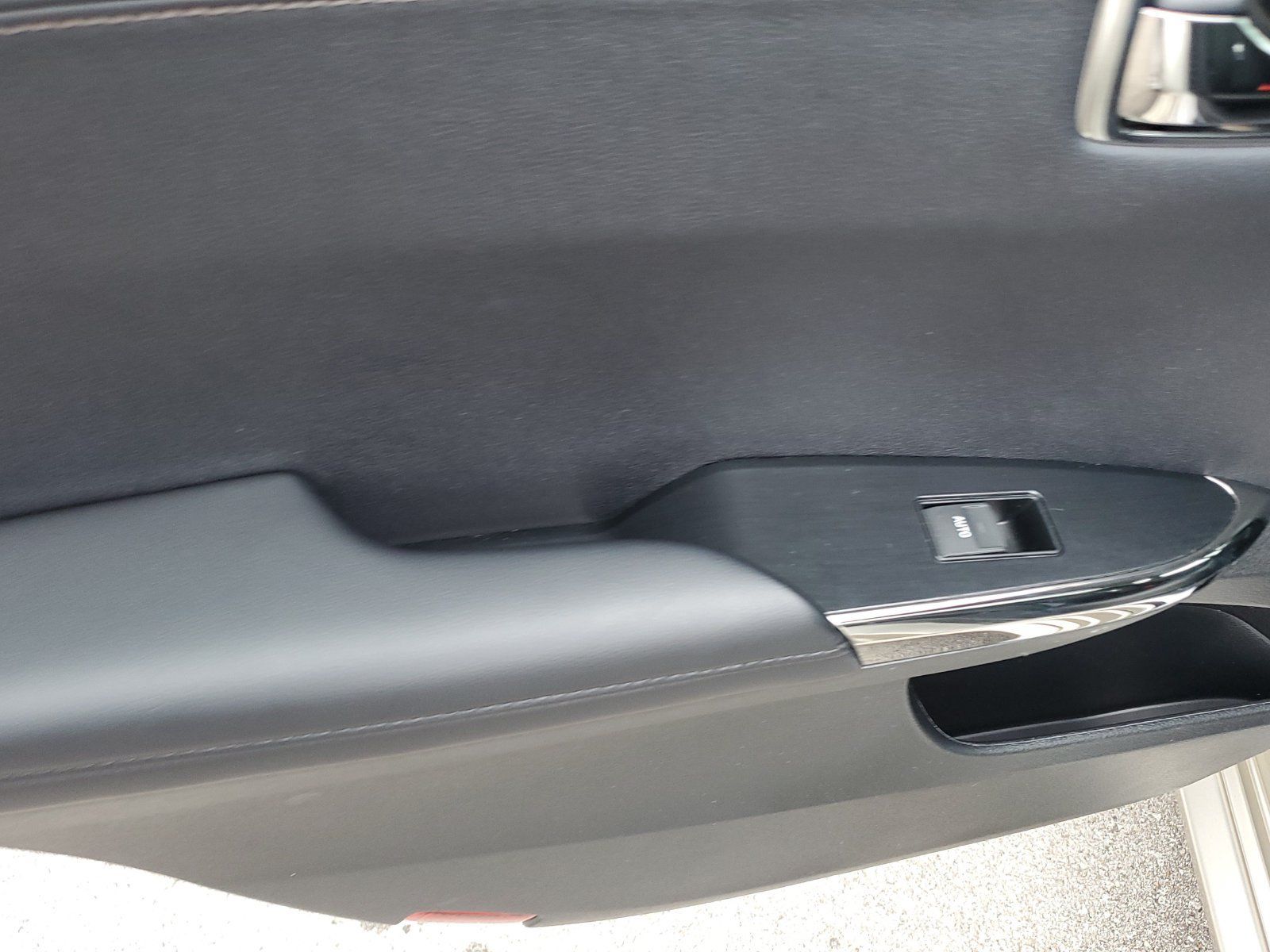 Used 2016 Toyota Avalon Limited w/ Protection Package FWD image 16