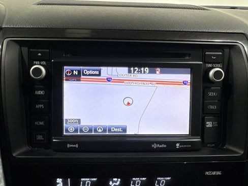 Used 2018 Toyota Sequoia Platinum AWD/4WD image 30