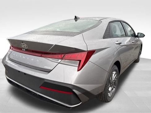New 2026 Hyundai Elantra Blue image 7