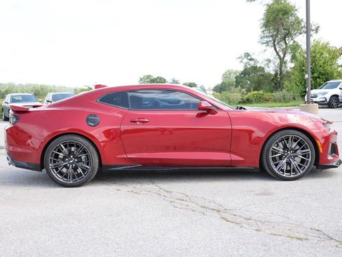 Used 2022 Chevrolet Camaro ZL1 RWD image 7