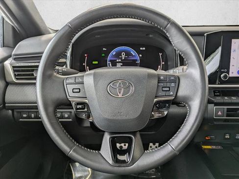 Used 2025 Toyota Camry SE FWD image 10