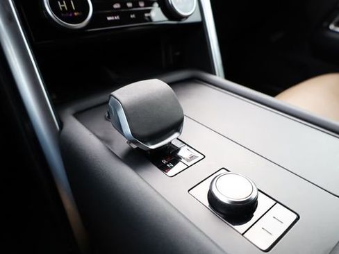 Used 2023 Land Rover Discovery S R-Dynamic image 21