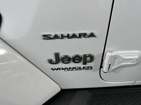 Used 2019 Jeep Wrangler Unlimited Sahara w/ Uconnect 4C Nav & Sound Group image 11