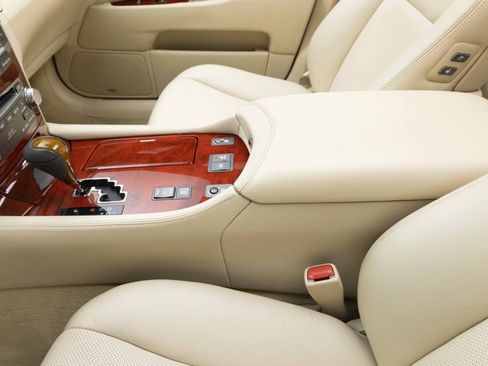 Used 2012 Lexus LS 460 w/ Luxury Value Edition RWD image 26
