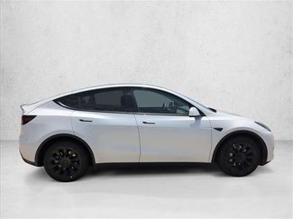 Used 2023 Tesla Model Y Long Range AWD/4WD video 4
