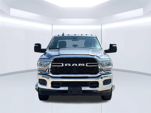 Used 2024 RAM 3500 Tradesman w/ Chrome Appearance Group AWD/4WD image 12