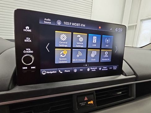 Used 2024 Honda Pilot Touring image 17