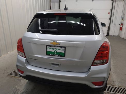 Used 2022 Chevrolet Trax LS w/ Tint and Cruise Package AWD/4WD image 7
