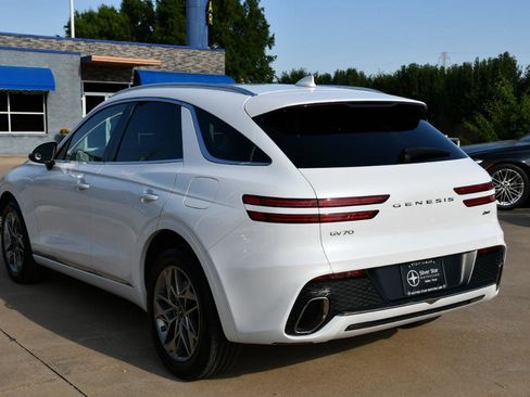 Used 2025 Genesis GV70 2.5T AWD/4WD image 5