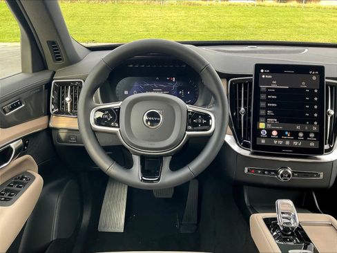 New 2026 Volvo XC90 B5 Plus w/ Protection Package image 15