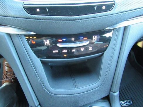 Certified 2025 Cadillac XT5 Premium Luxury w/ LPO, Bronce Accent Package image 22