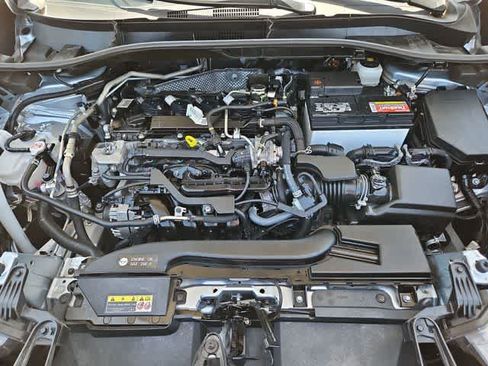 Used 2025 Toyota Corolla Cross LE FWD image 12