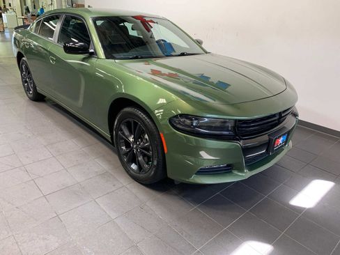 Used 2023 Dodge Charger SXT w/ Blacktop Package image 3