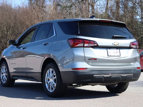 Used 2024 Chevrolet Equinox LT w/ Driver Convenience Package image 3