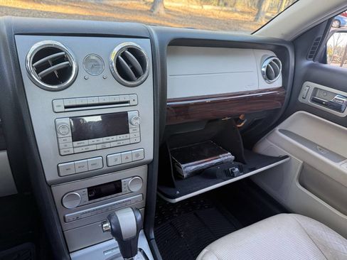 Used 2008 Lincoln MKZ image 15