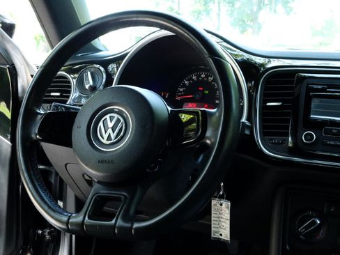 Used 2012 Volkswagen Beetle 2.5 image 21