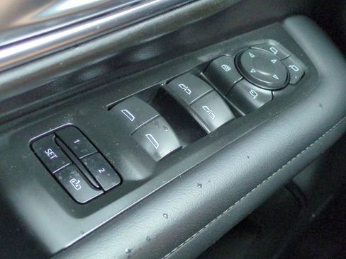 Used 2022 Chevrolet Tahoe LT w/ Luxury Package RWD image 24