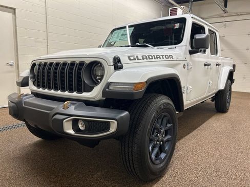New 2026 Jeep Gladiator Sport AWD/4WD image 5