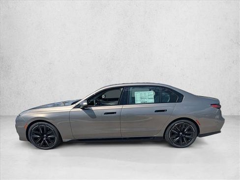 New 2026 BMW i7 xDrive60 w/ M Sport Package RWD image 5