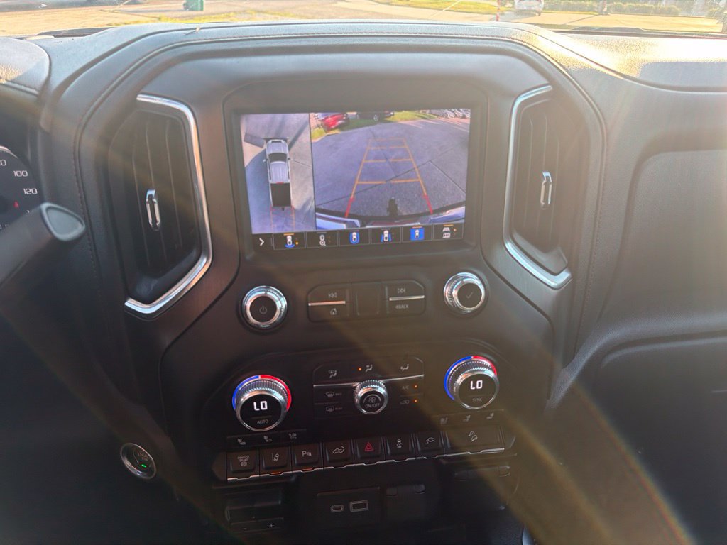 Used 2022 GMC Sierra 2500 AT4 w/ AT4 Preferred Package AWD/4WD image 8