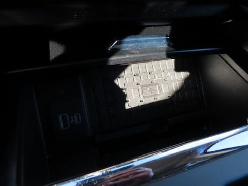 Certified 2024 Ford Expedition Max XLT image 27