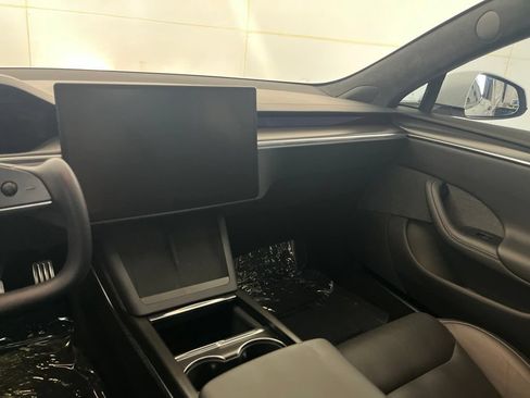 Used 2023 Tesla Model S Plaid AWD/4WD image 32