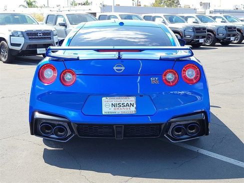 Used 2024 Nissan GT-R Premium w/ Premium Interior Package AWD/4WD image 25