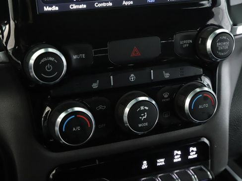 Used 2021 RAM 1500 Big Horn image 14