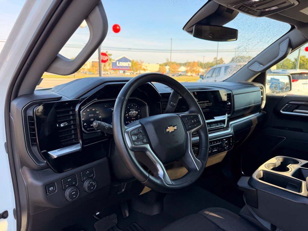 Used 2026 Chevrolet Silverado 1500 LT AWD/4WD image 10
