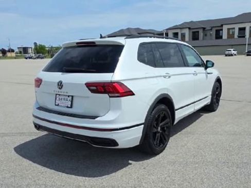 Used 2023 Volkswagen Tiguan SE R-Line FWD image 7