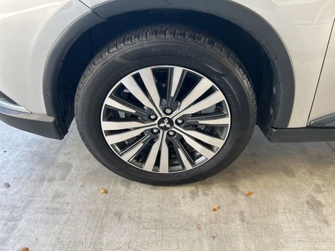 Used 2019 Mitsubishi Outlander ES image 12