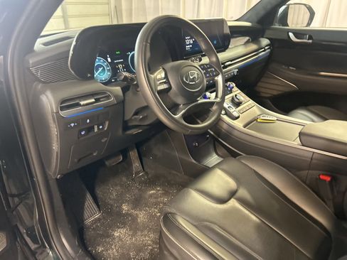 Used 2025 Hyundai Palisade Calligraphy image 24
