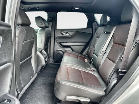 Used 2021 Chevrolet Blazer RS w/ Enhanced Convenience Package FWD image 12
