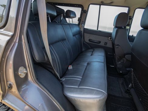 Used 1990 Toyota Land Cruiser AWD/4WD image 42
