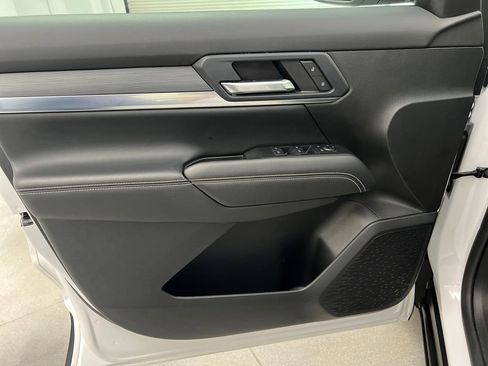 Used 2025 GMC Terrain Elevation AWD/4WD image 11