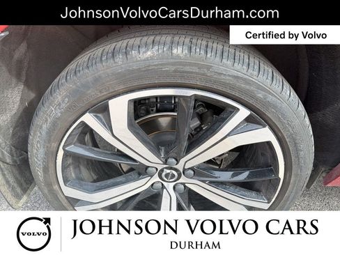 Certified 2023 Volvo XC60 B5 Ultimate w/ Climate Package image 40