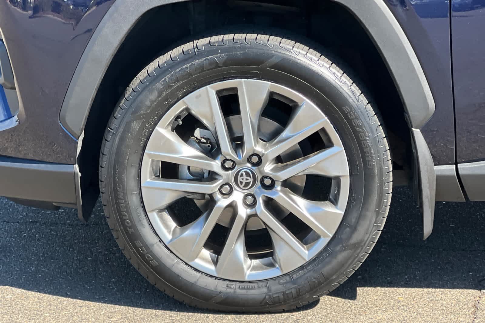 Certified 2023 Toyota RAV4 XLE Premium AWD/4WD image 32